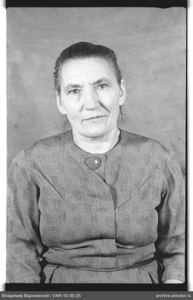 Bust portrait of a woman