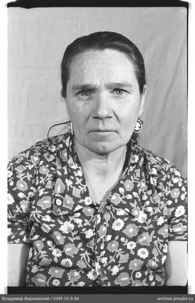 Portrait of a woman with earrings