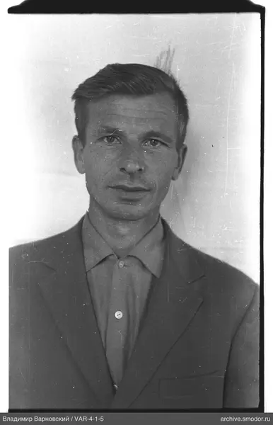 Waist-up portrait of a man