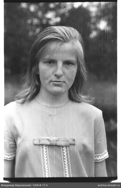 Porträt einer Frau mit hellen Haaren