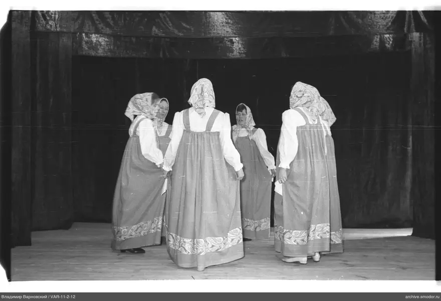 Gruppe von Frauen im Kreis