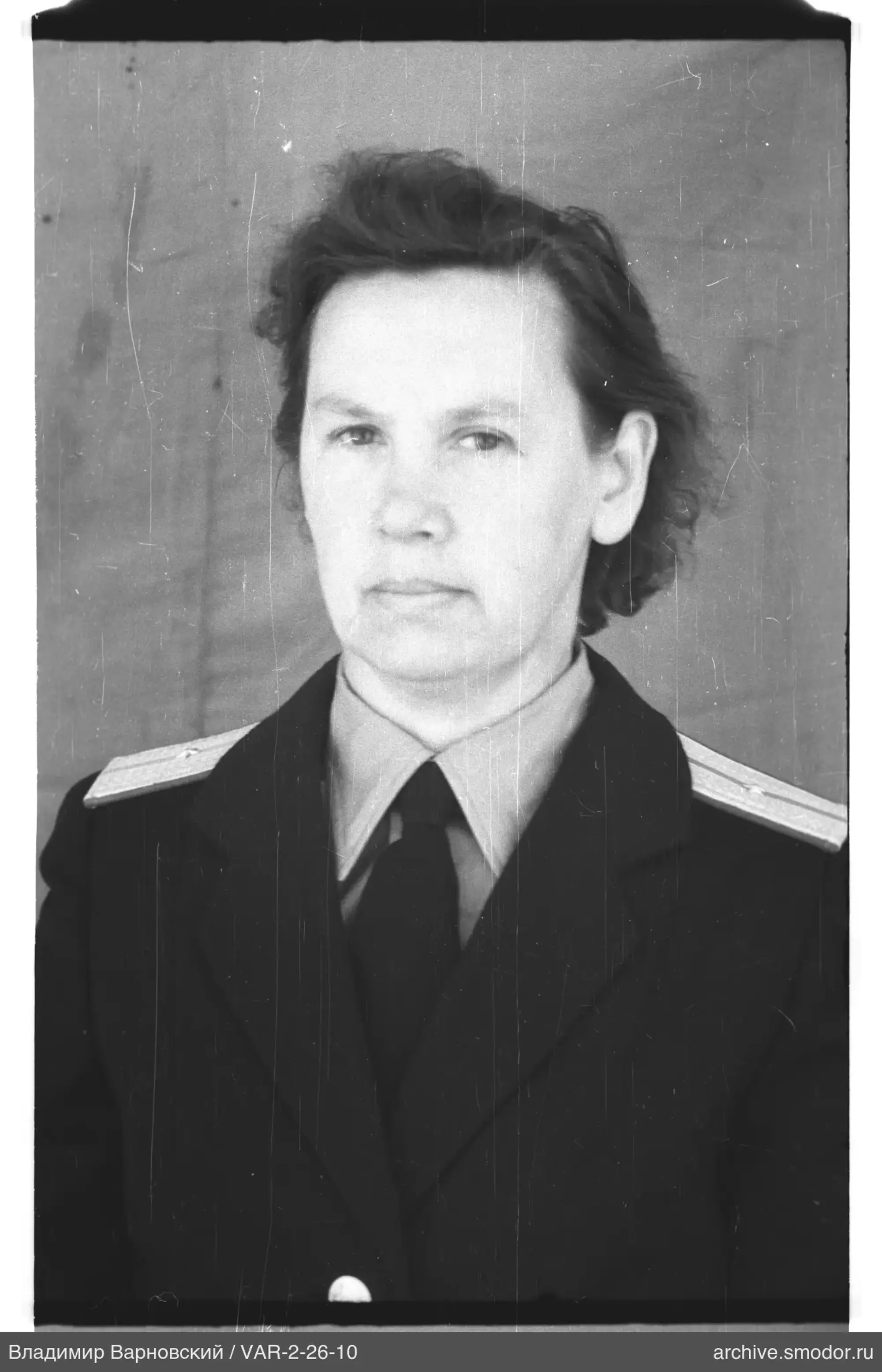 Портрет женщины в военной форме
