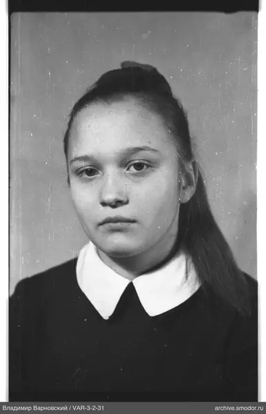 Girl's portrait in dark dress