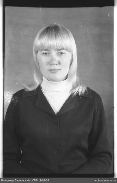 Porträt einer Frau bis zur Taille
