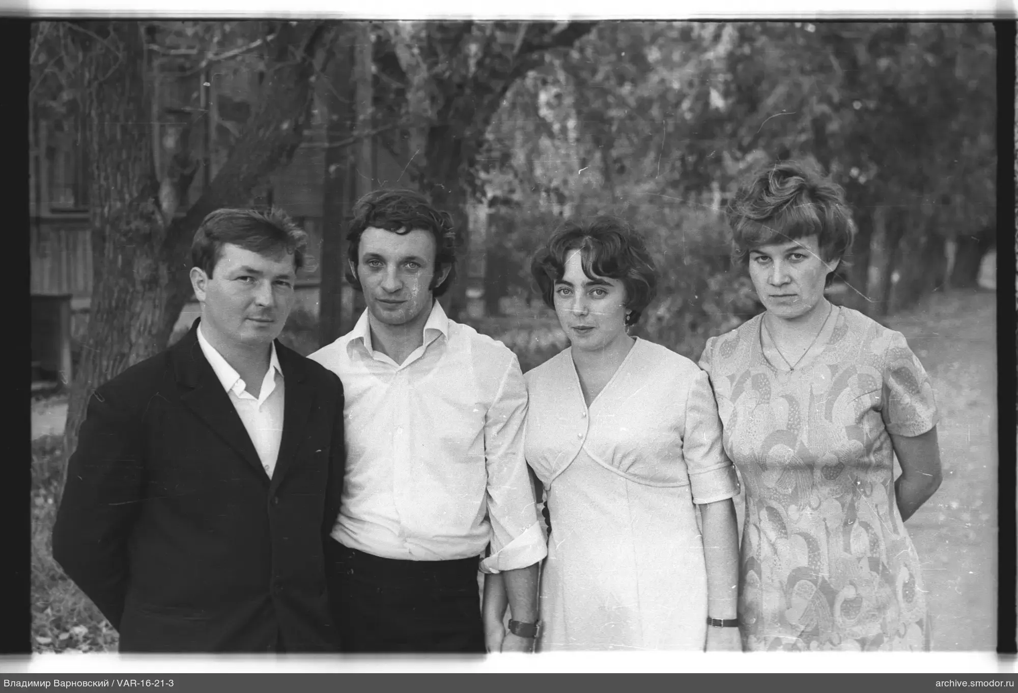 Group portrait on the street