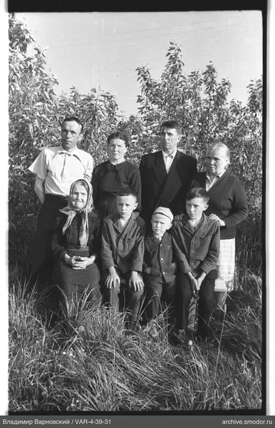 Gruppenporträt auf dem Gras