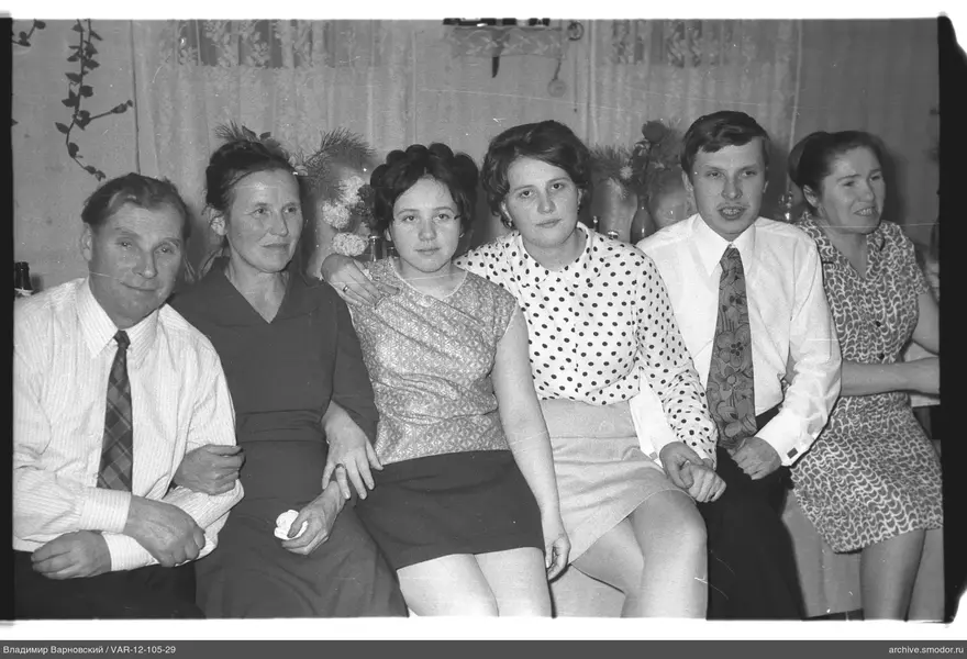 Gruppenporträt auf dem Sofa