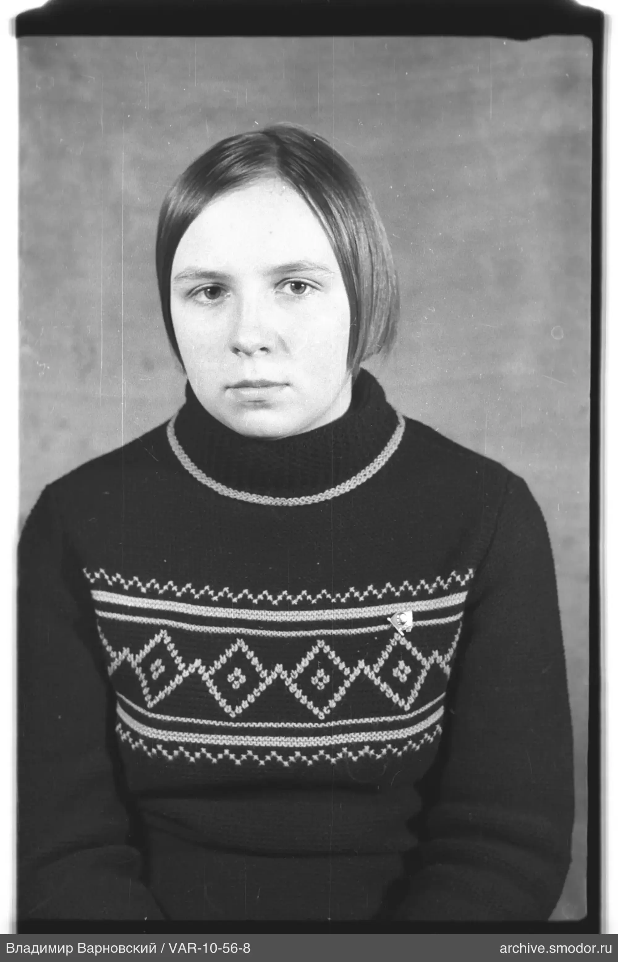 Портрет женщины в свитере