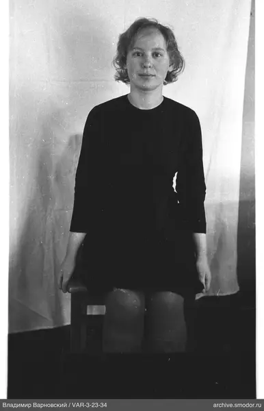 Full-length portrait of a woman
