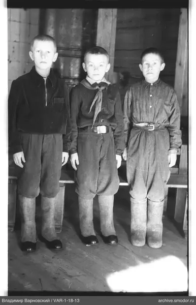 Gruppenporträt von drei Jungen