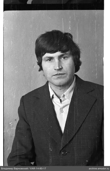 Портрет мужчины в пиджаке