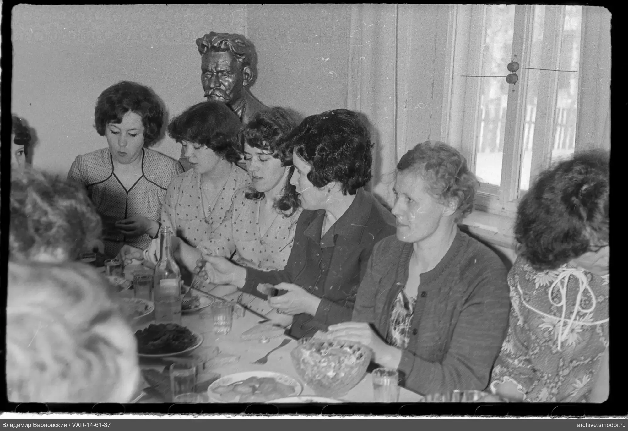 Group of women sitting at a table