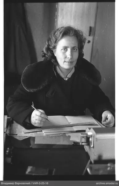 Woman portrait at the table