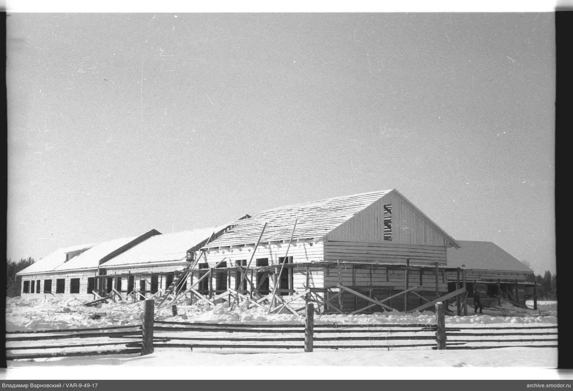 Holzgebäude im Bau
