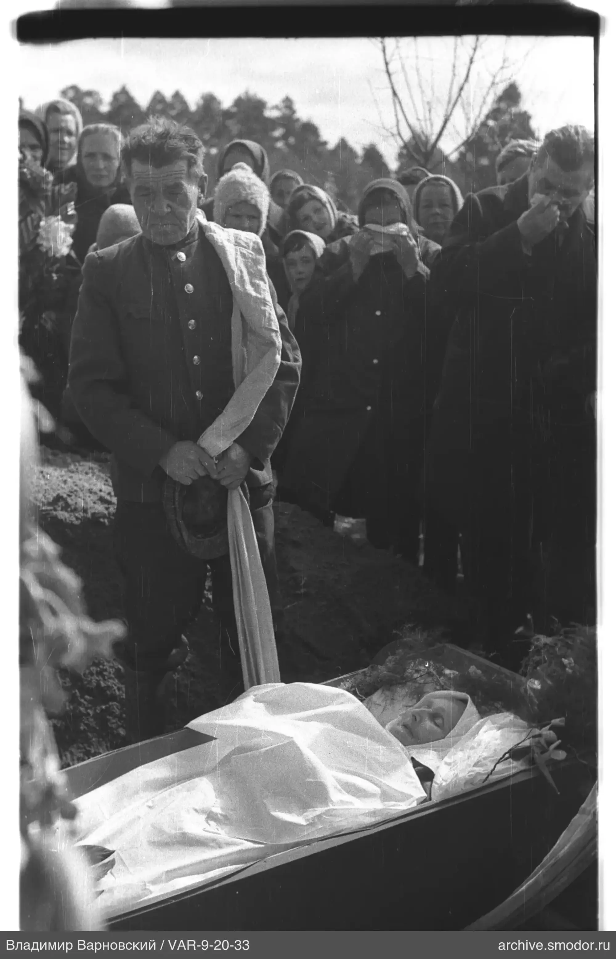 Farewell at the coffin