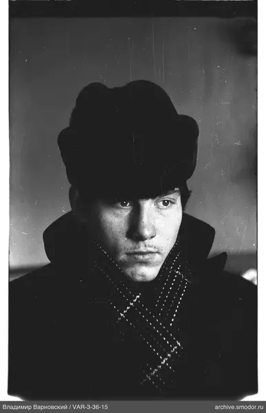 Portrait of a man with a fur-trimmed hat