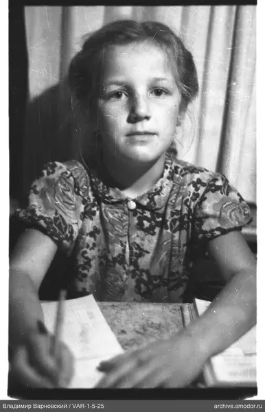 Girl portrait at the table