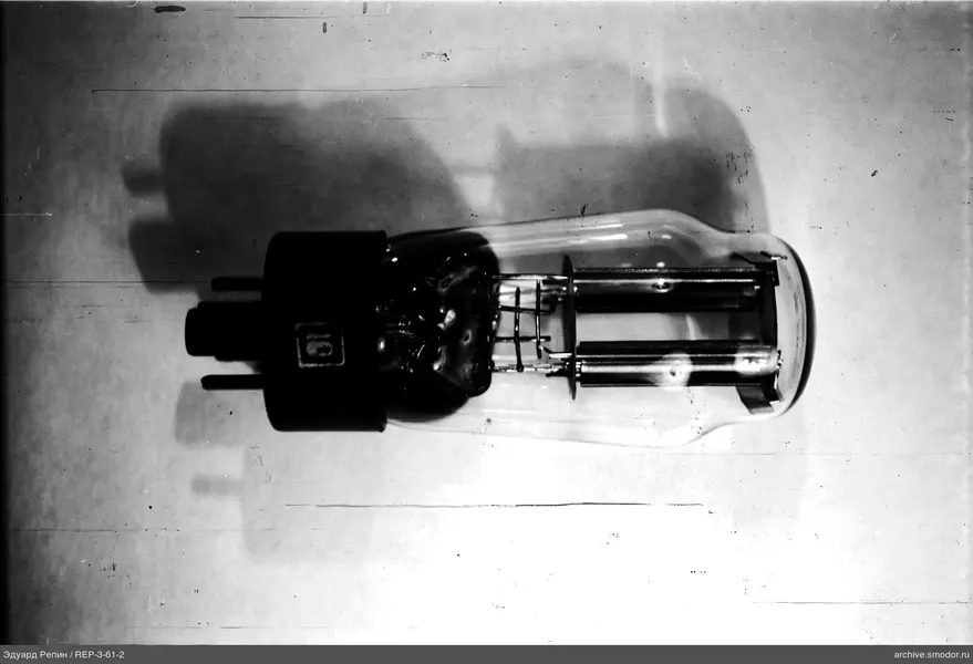 Elektronenröhre mit Markierung 6