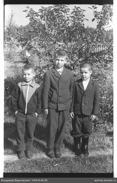 Gruppenporträt von drei Jungen