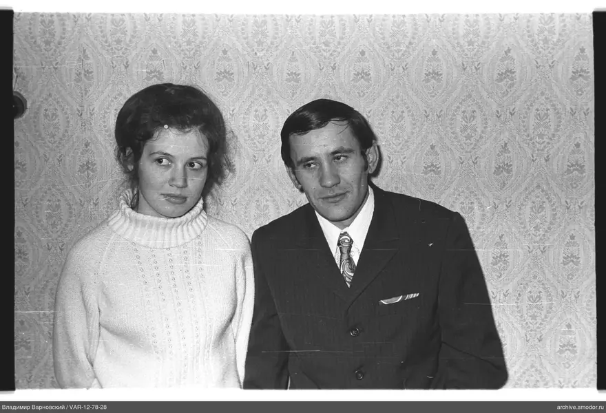 Gruppenporträt mit Frau und Mann