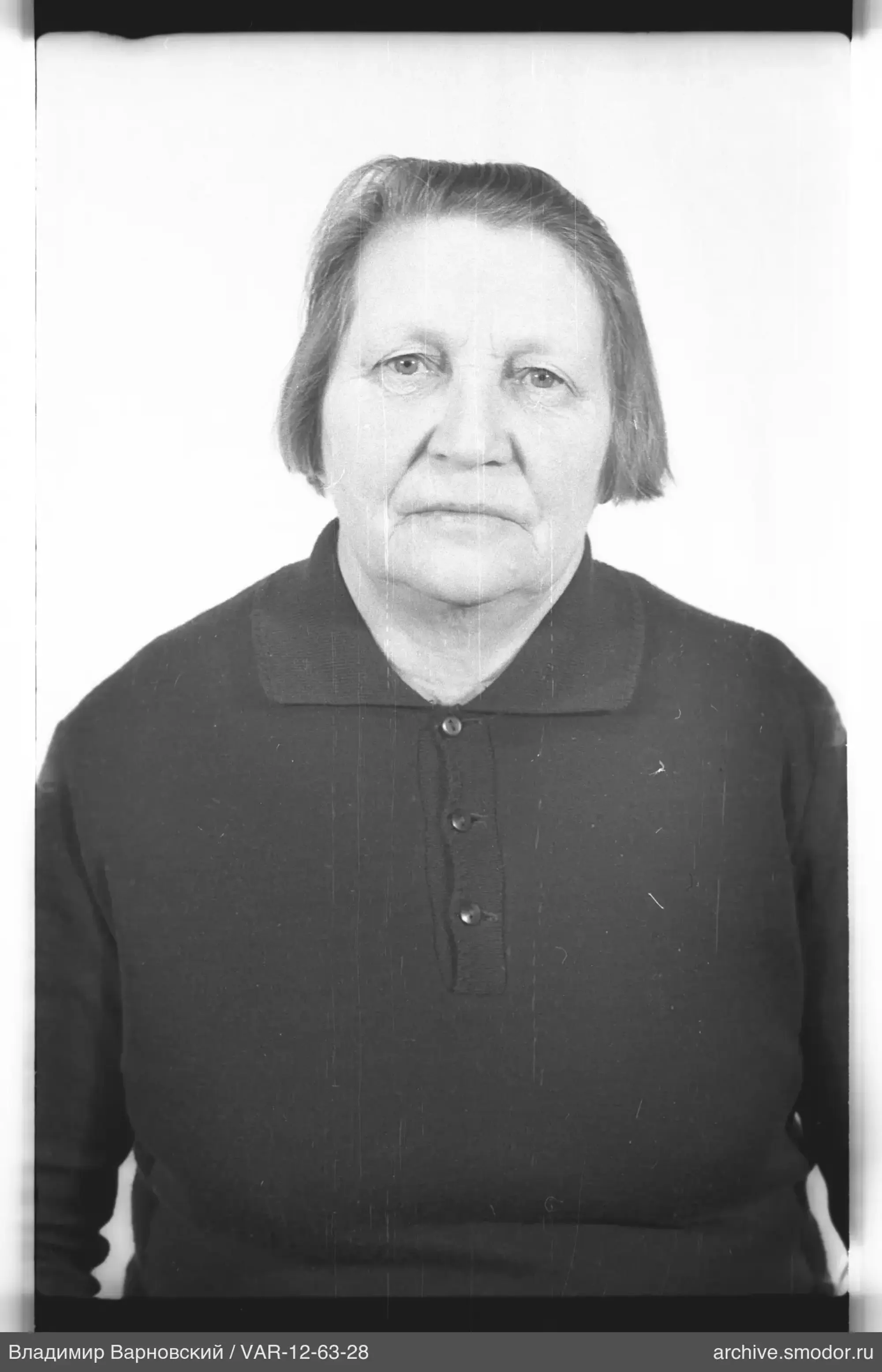 Porträt einer Frau in Taillenansicht