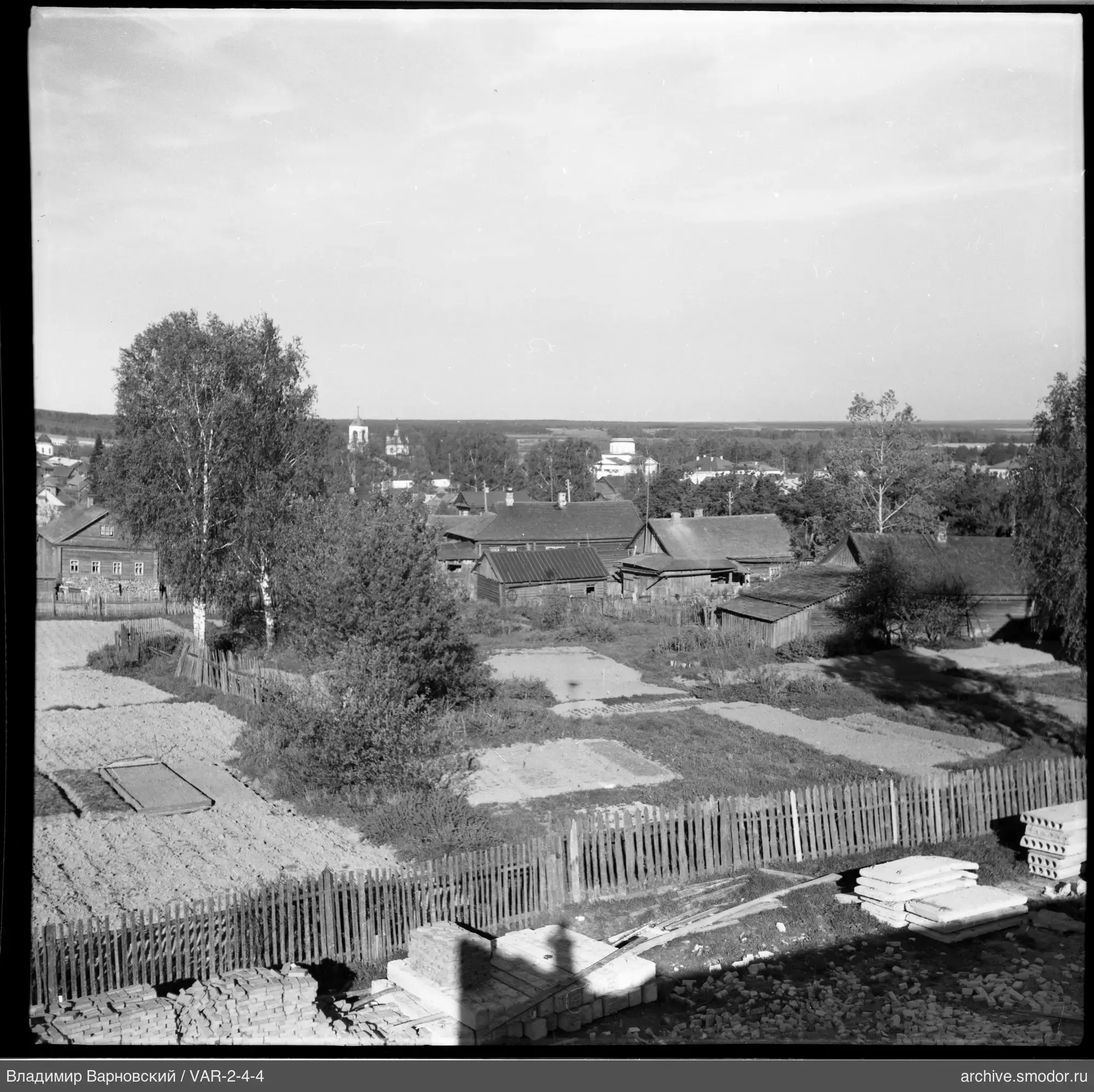 Ansicht mit Kirchen und Häusern