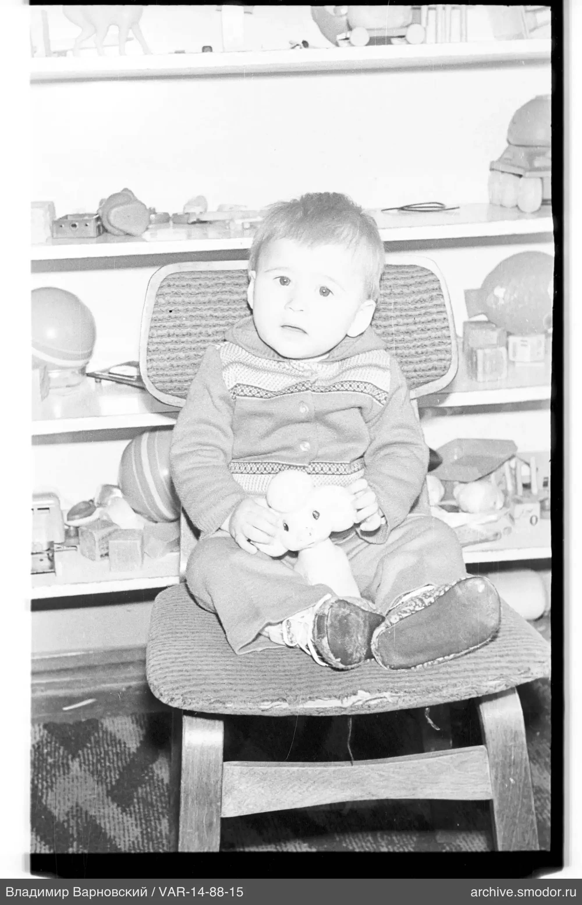 Kinderporträt mit Stofftier