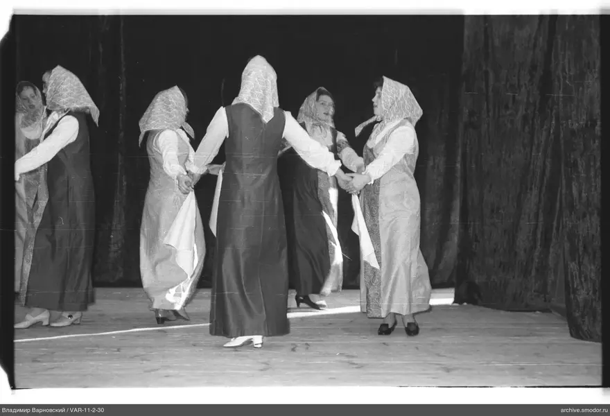 Gruppe von Frauen im Kreis
