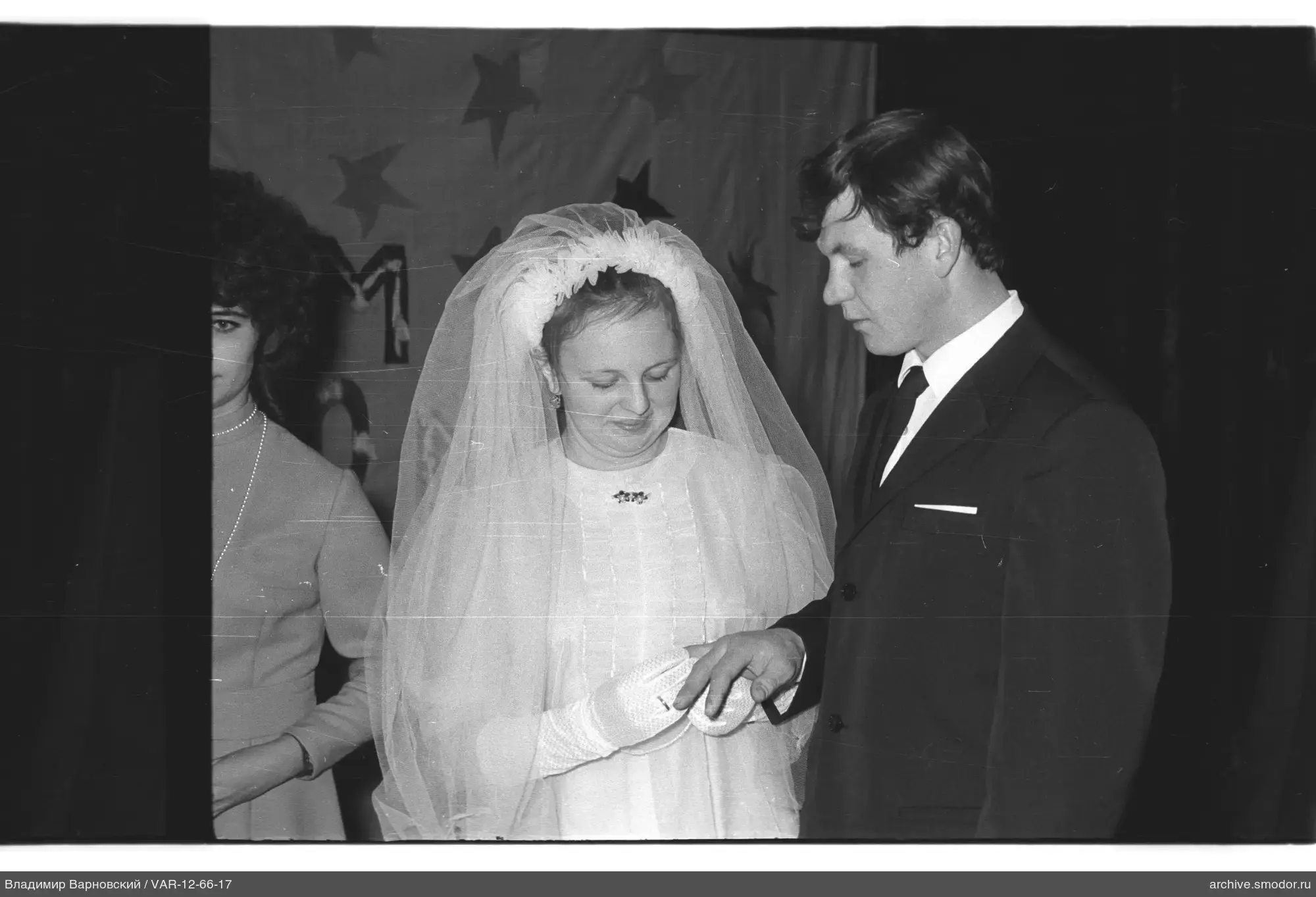 Braut und Bräutigam bei der Hochzeit