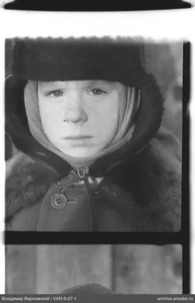 Портрет ребёнка в меховом головном уборе