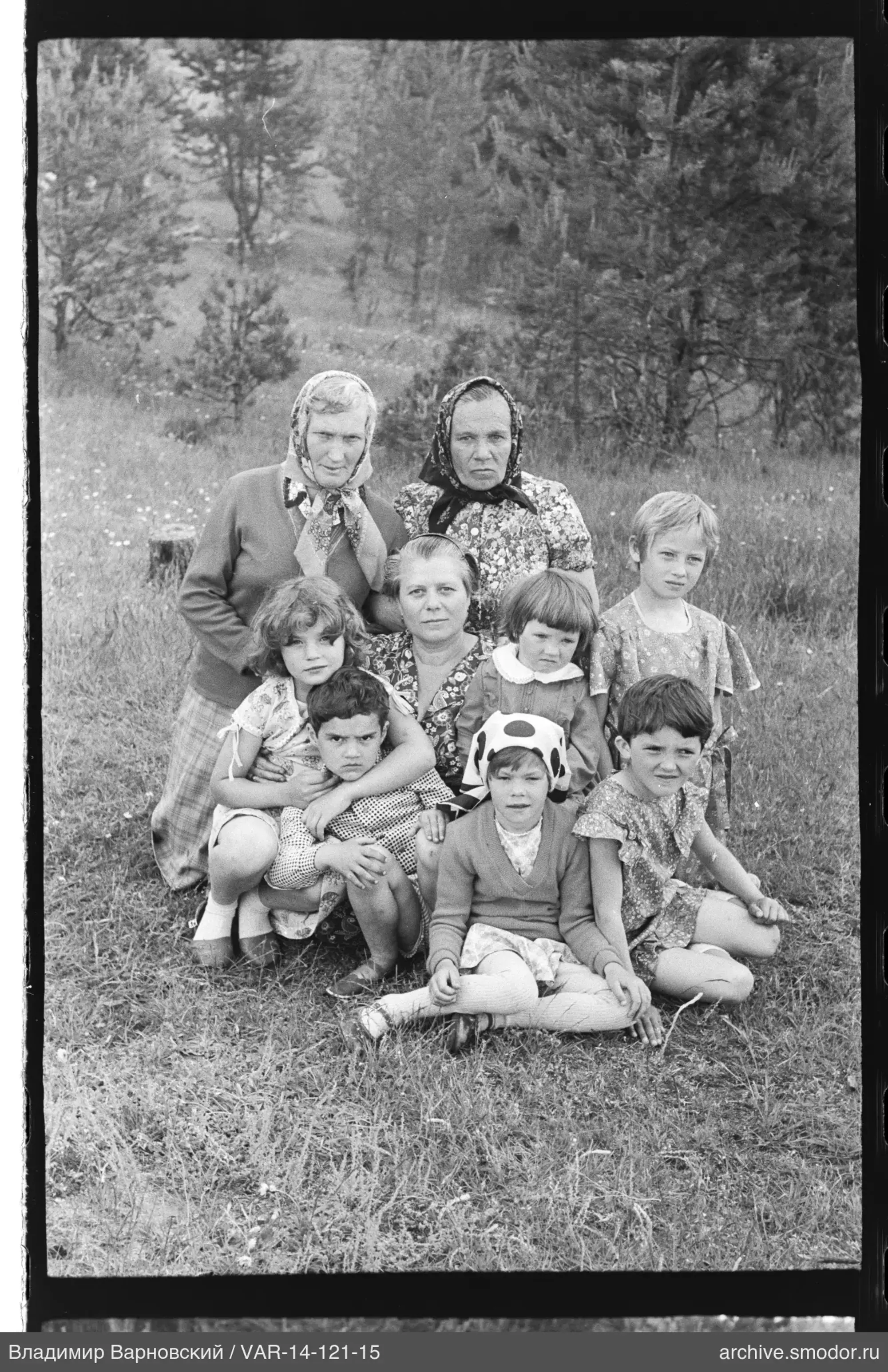 Gruppenporträt auf dem Gras