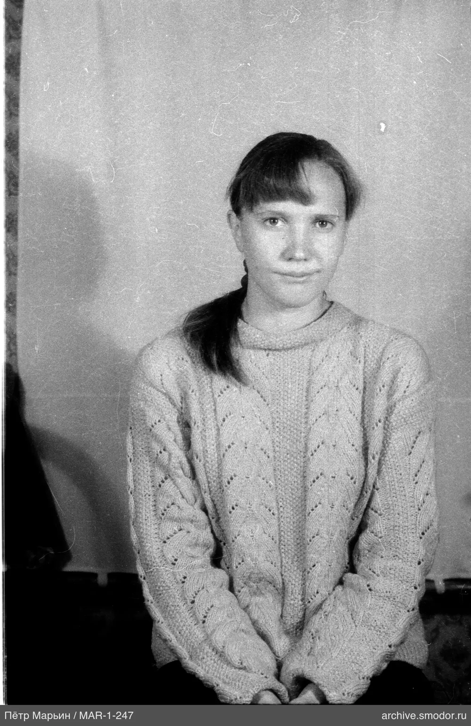 Портрет женщины в свитере