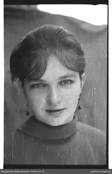 Portrait of a woman with dark sweater
