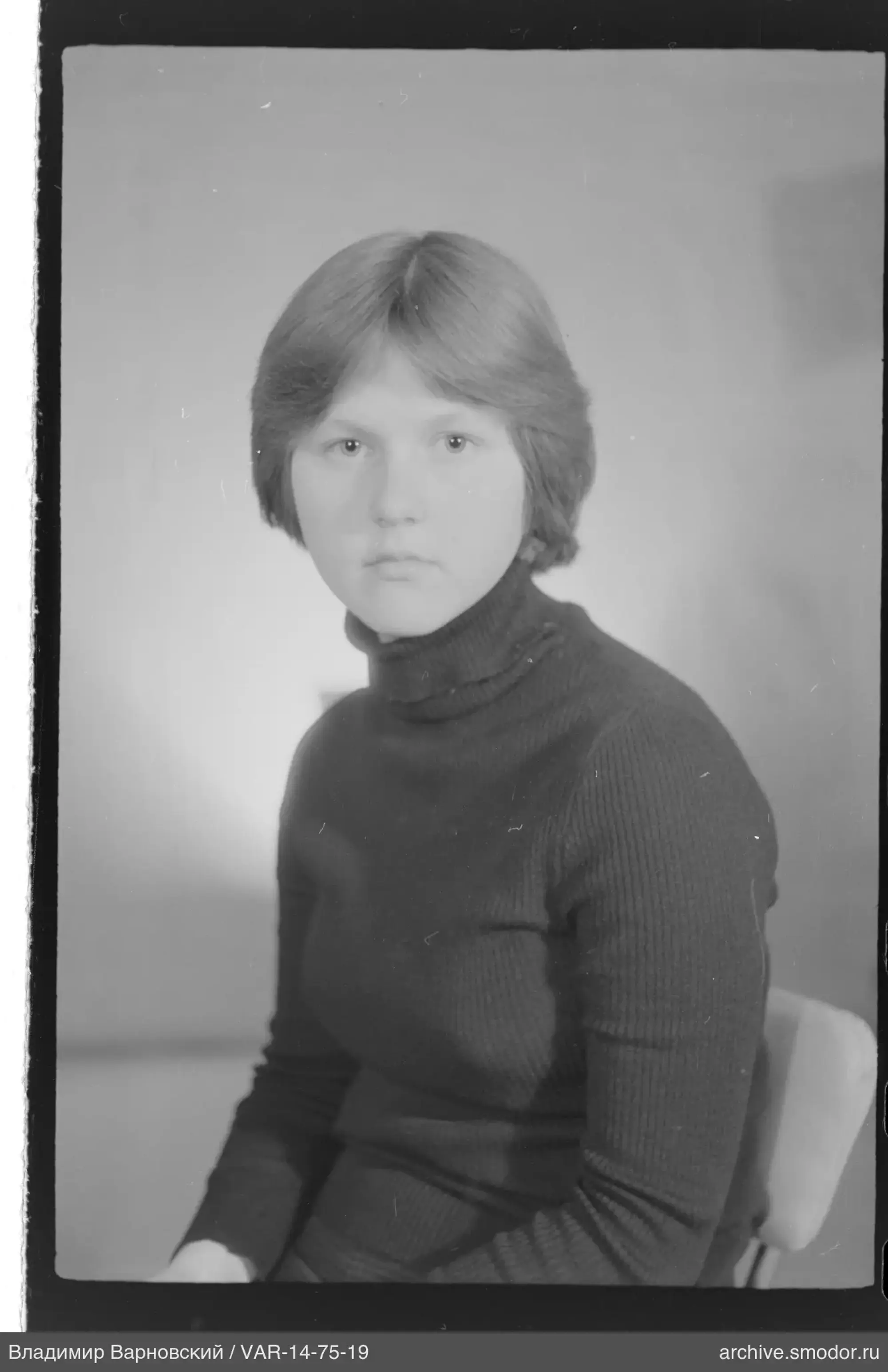 Портрет женщины в свитере