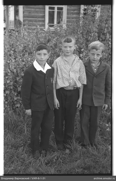 Gruppenporträt von drei Jungen