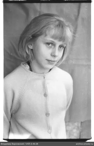 Three-quarters portrait of a girl