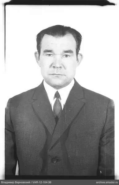 Портрет мужчины в костюме