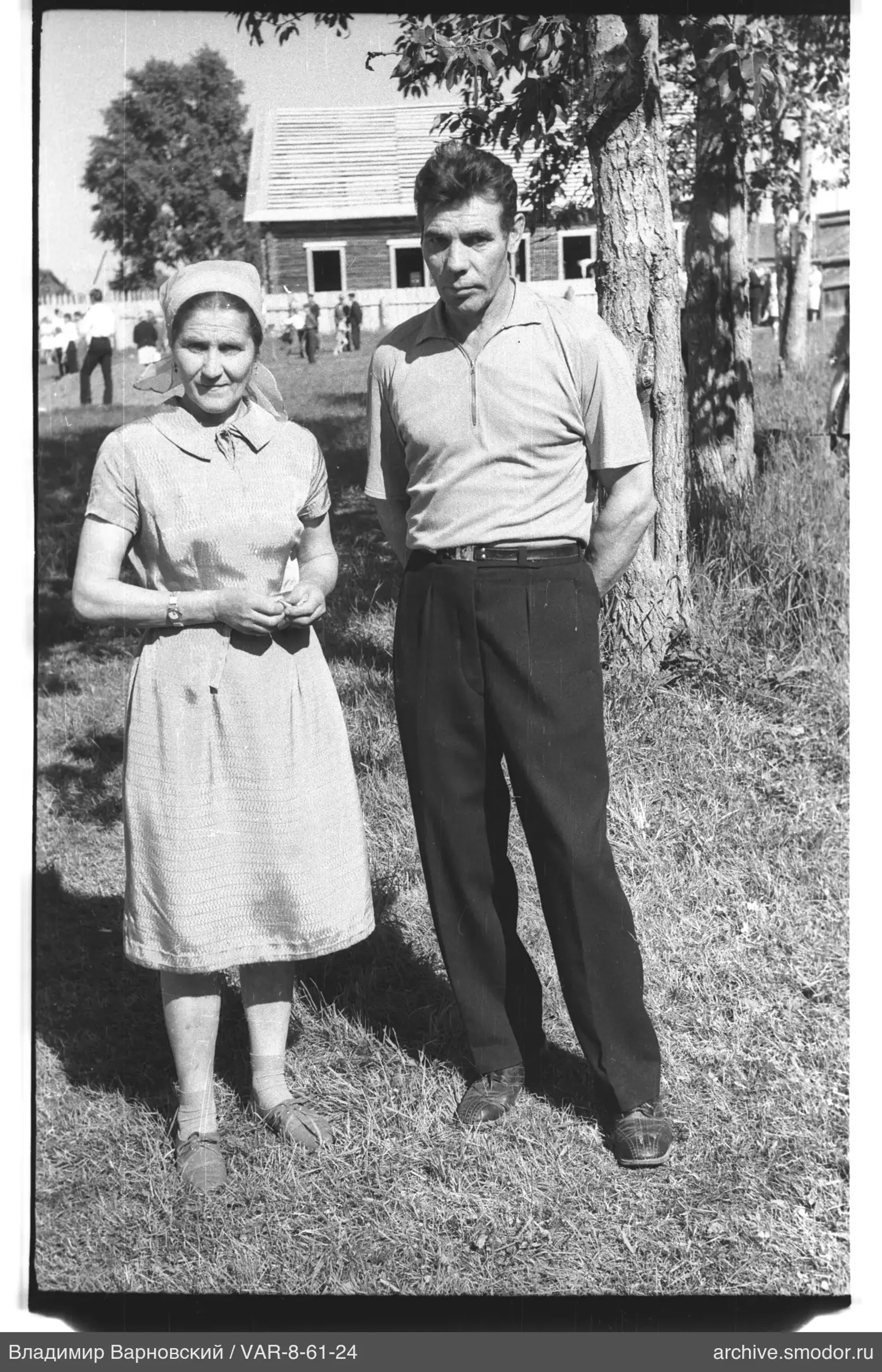 Frau und Mann im Freien