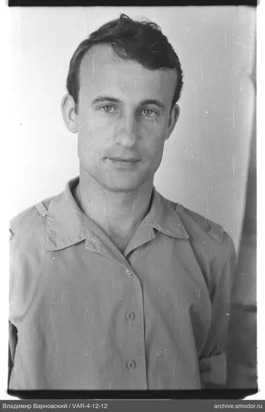 Portrait of a man in a light shirt