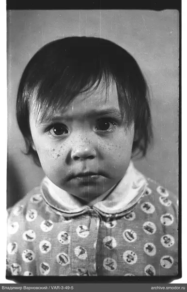Child's portrait in light shirt