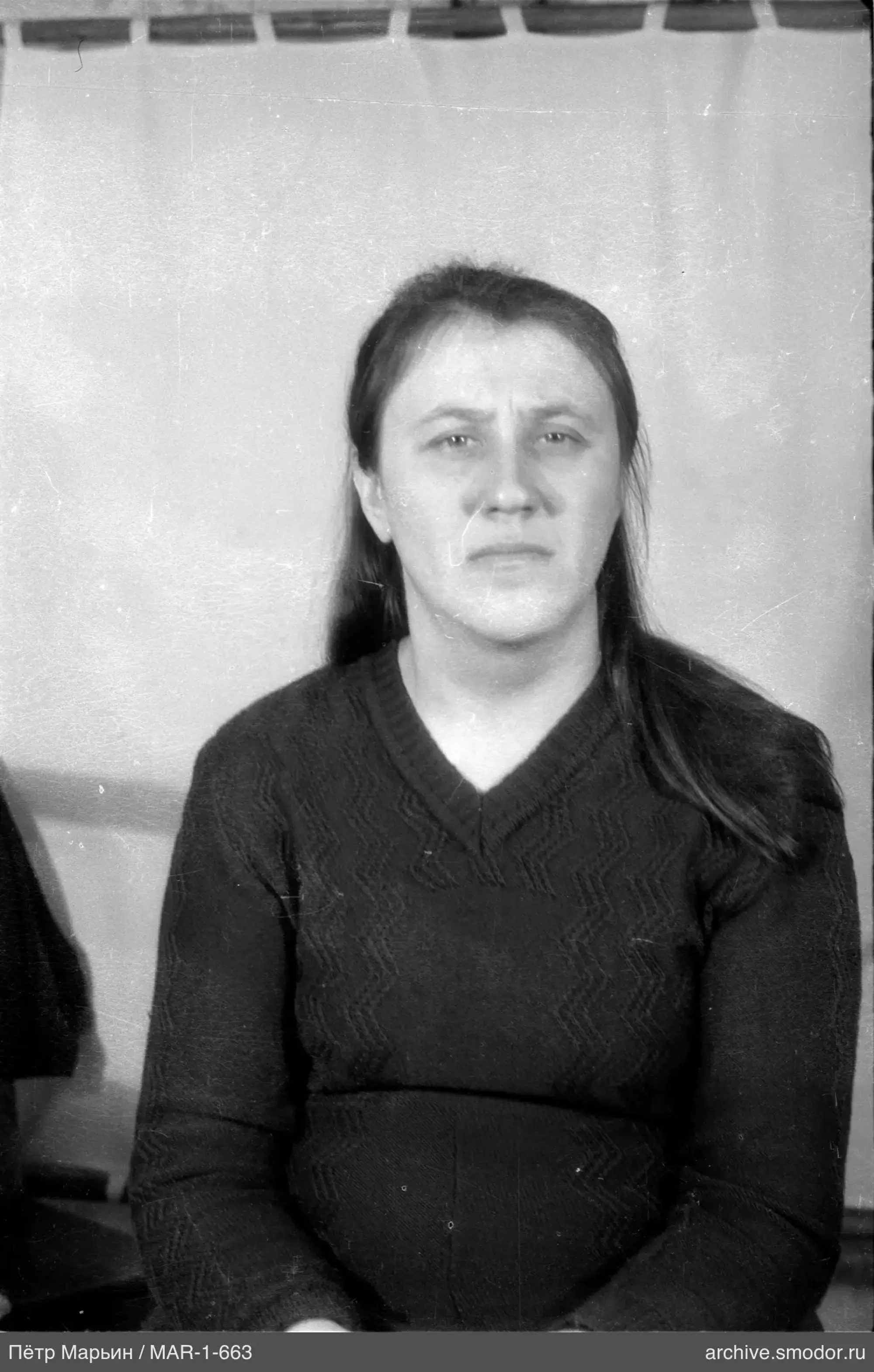 Портрет женщины в свитере