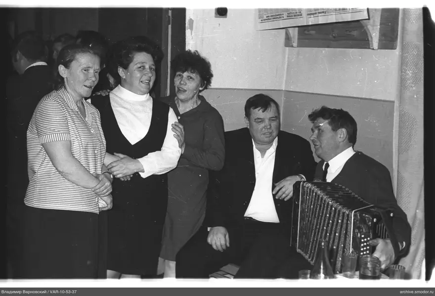 Gruppe mit Musikinstrumenten