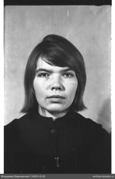 Portrait of a woman with straight hair