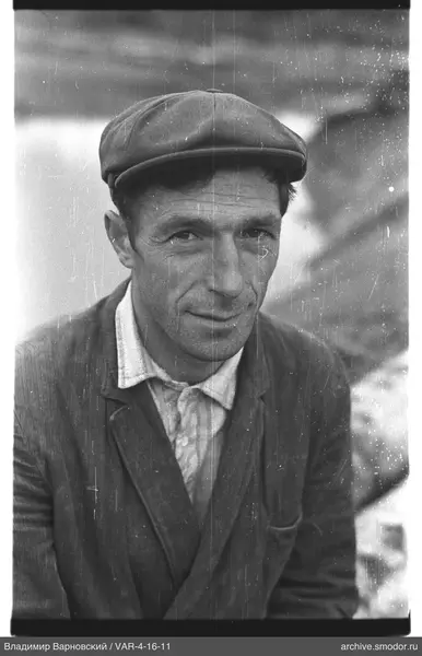 Portrait of a man in a cap and jacket