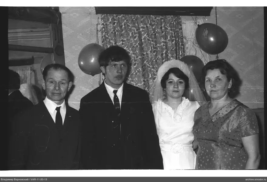 Gruppenporträt mit Luftballons