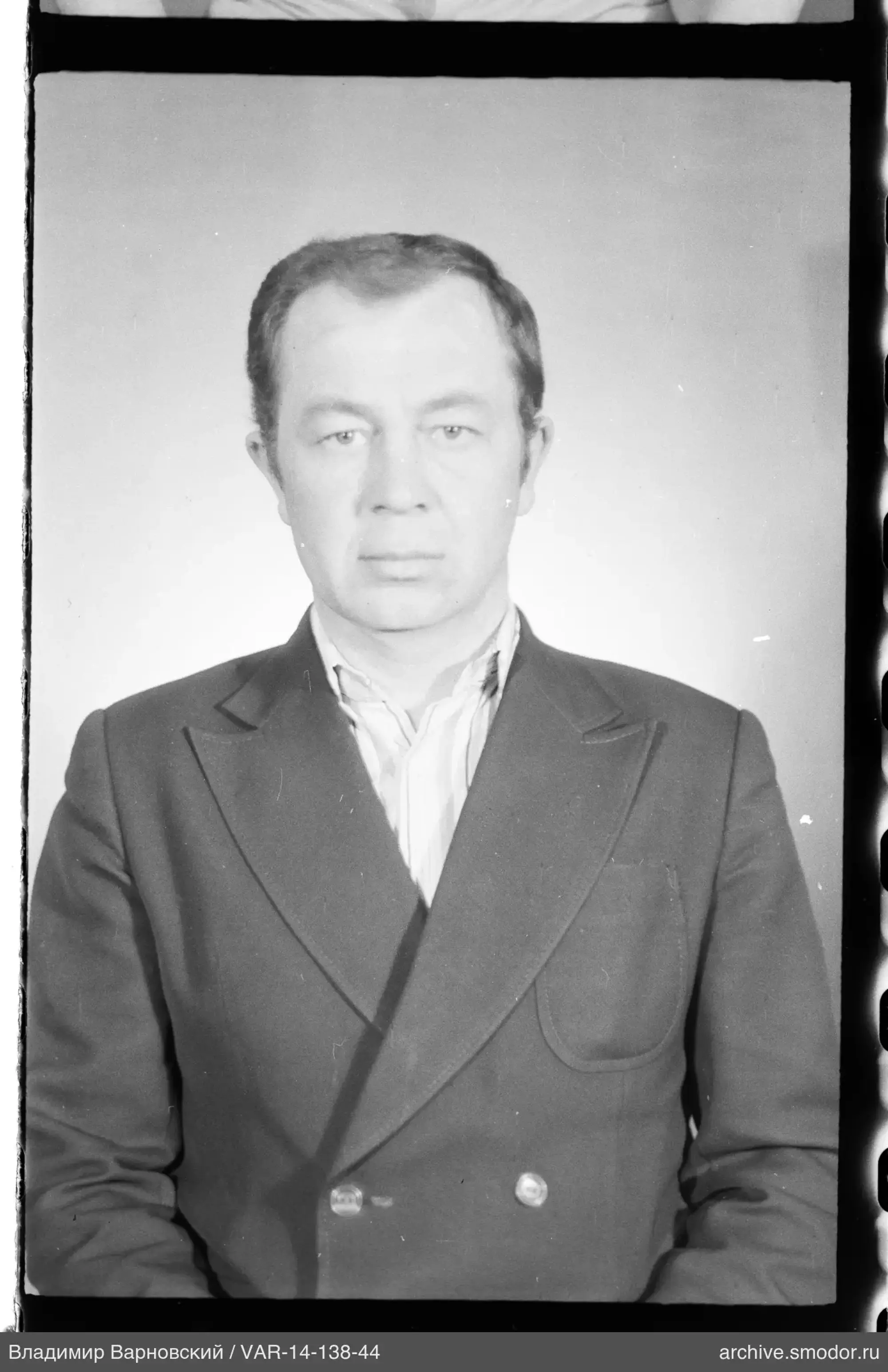 Портрет мужчины в пиджаке