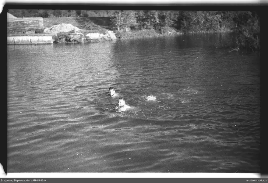 Zwei Männer im Wasser