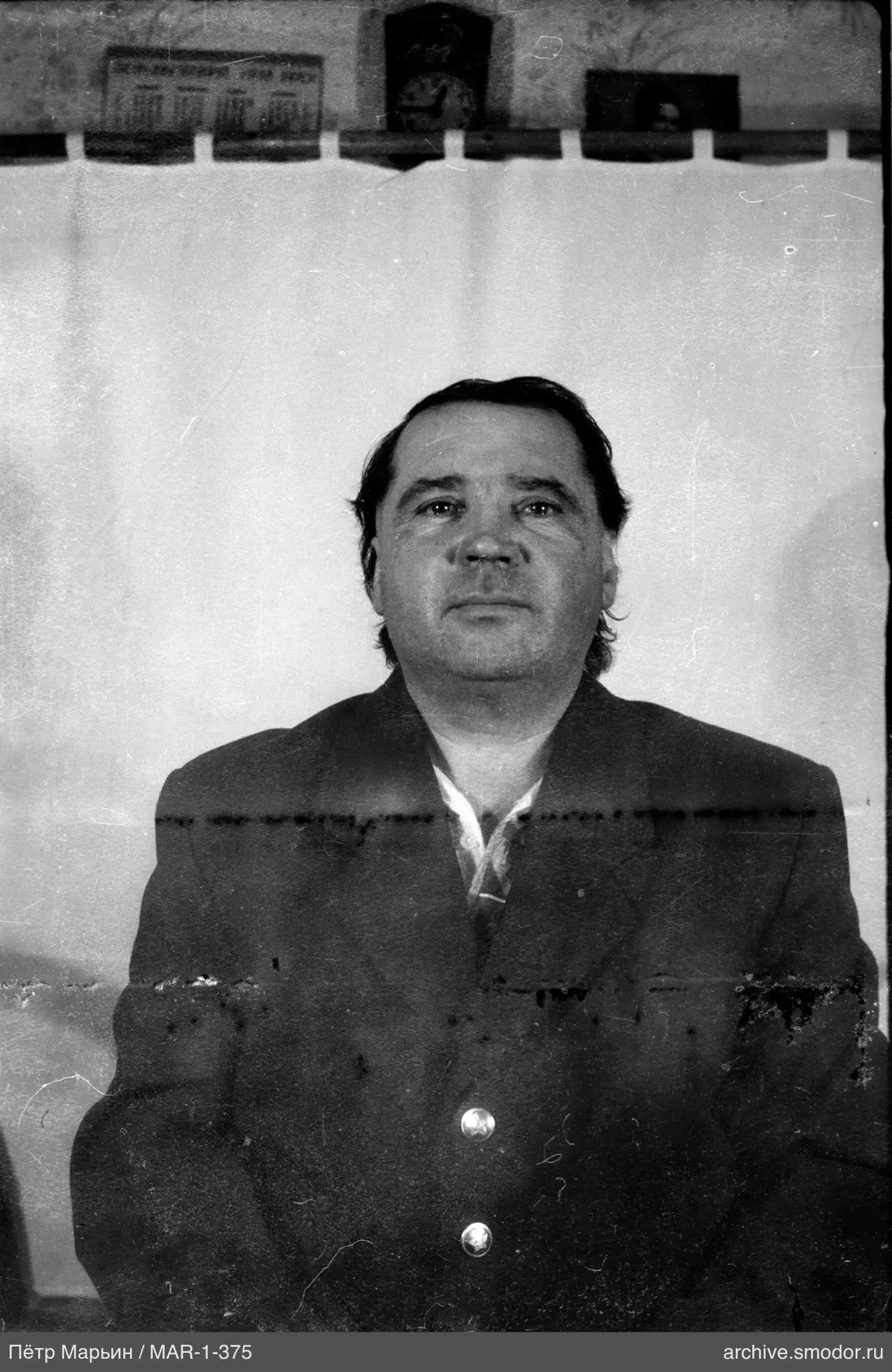 Портрет мужчины в пиджаке