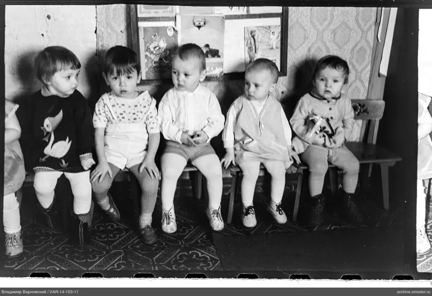 Группа детей на фотопортрете
