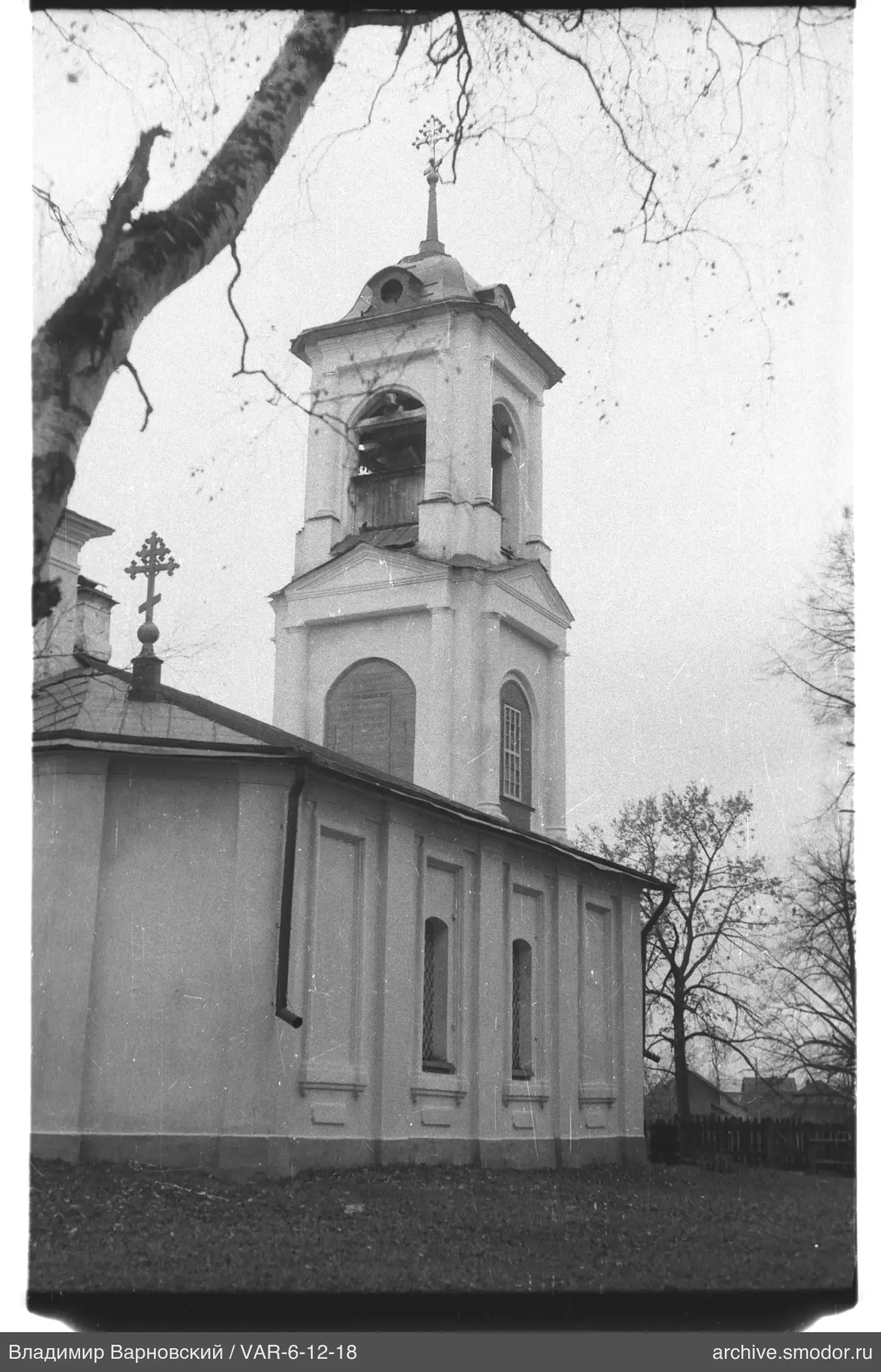 Kirchturm mit Kreuz